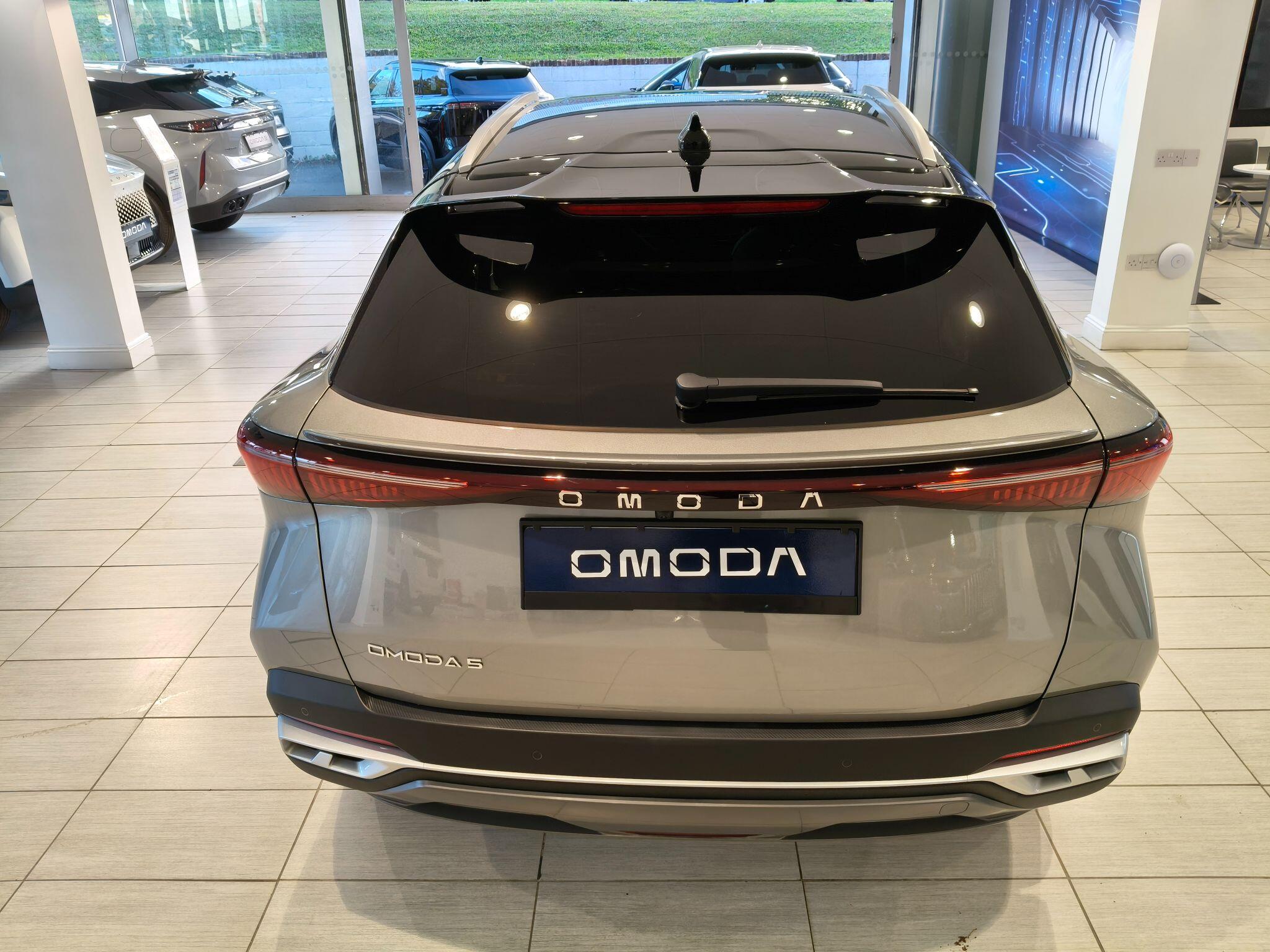 Large vehicle image